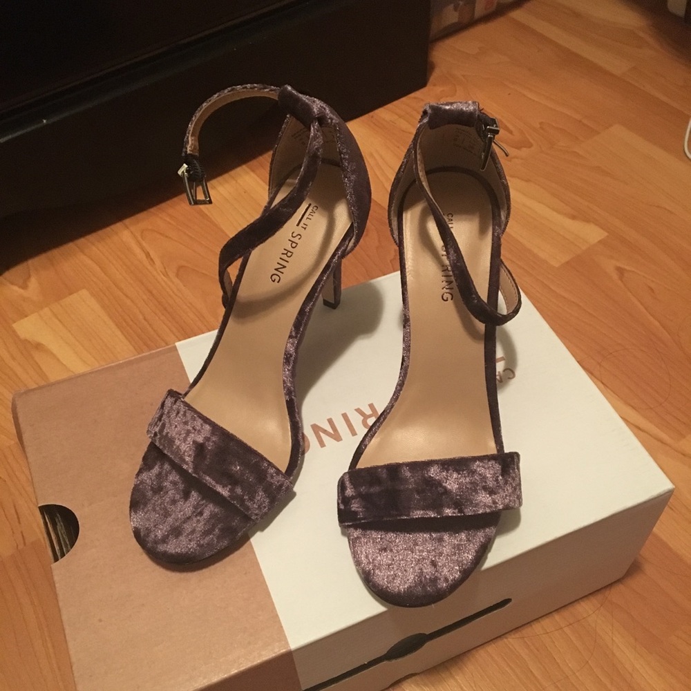Call it Spring Ahlberg Stiletto Sandals in size 6!